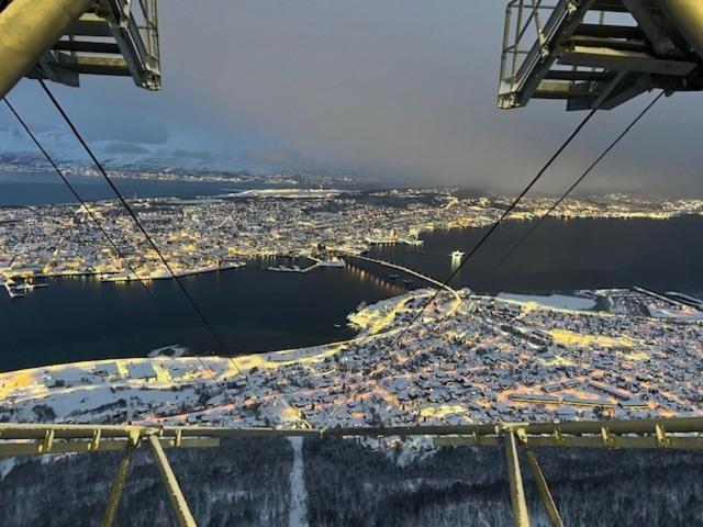 Cozy Little House In Tromso City Экстерьер фото